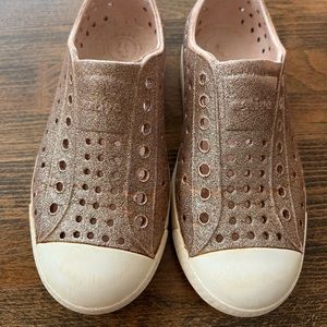 Native pink sparkly little girls shoes size 12